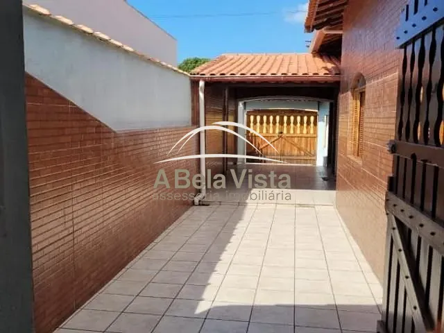 Casa com 250m² 3 quartos e 1 banheiro, à venda, no bairro JARDIM REGINA em Itanhaém