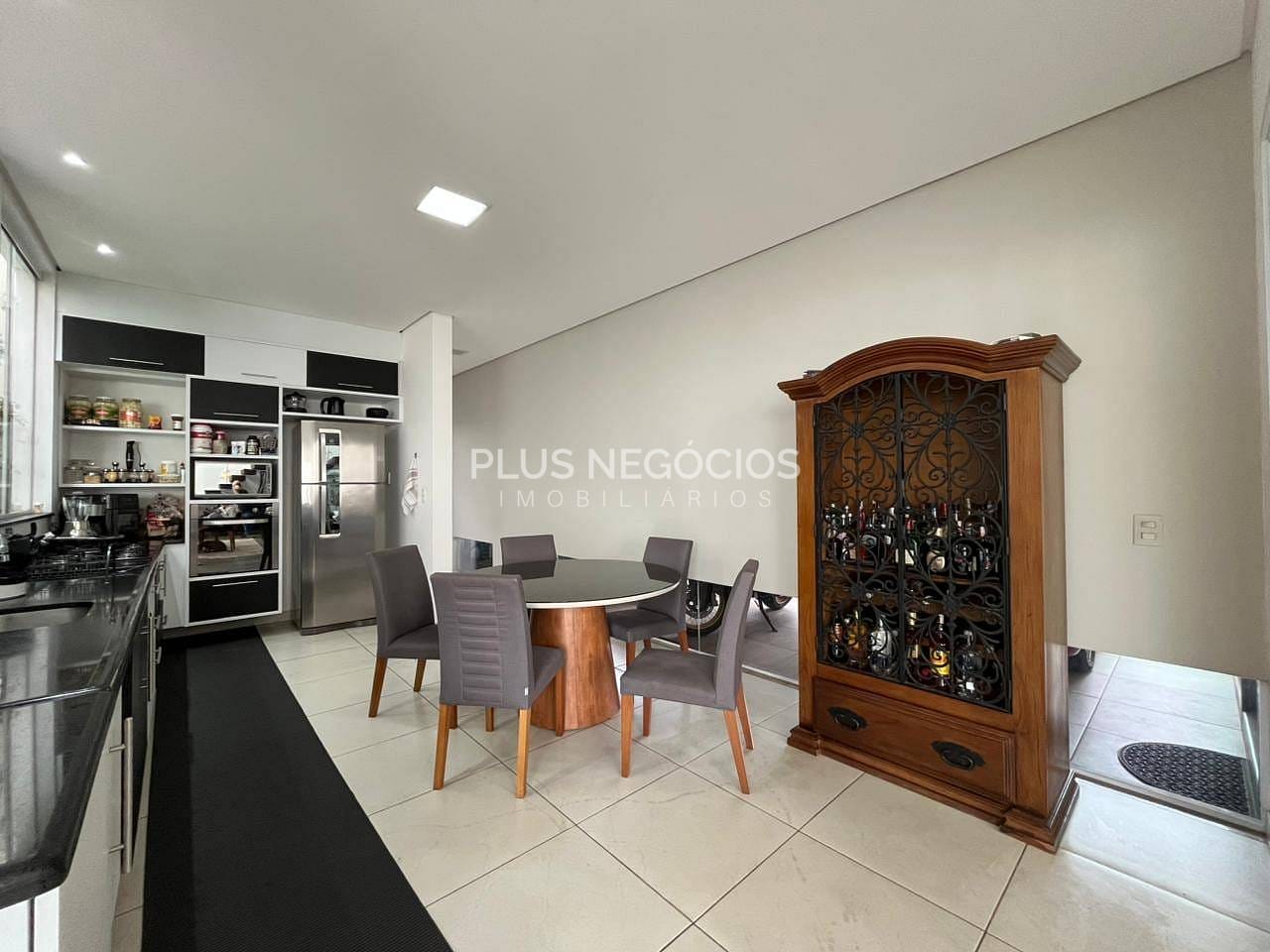 Casa, 3 quartos, 309 m² - Foto 59