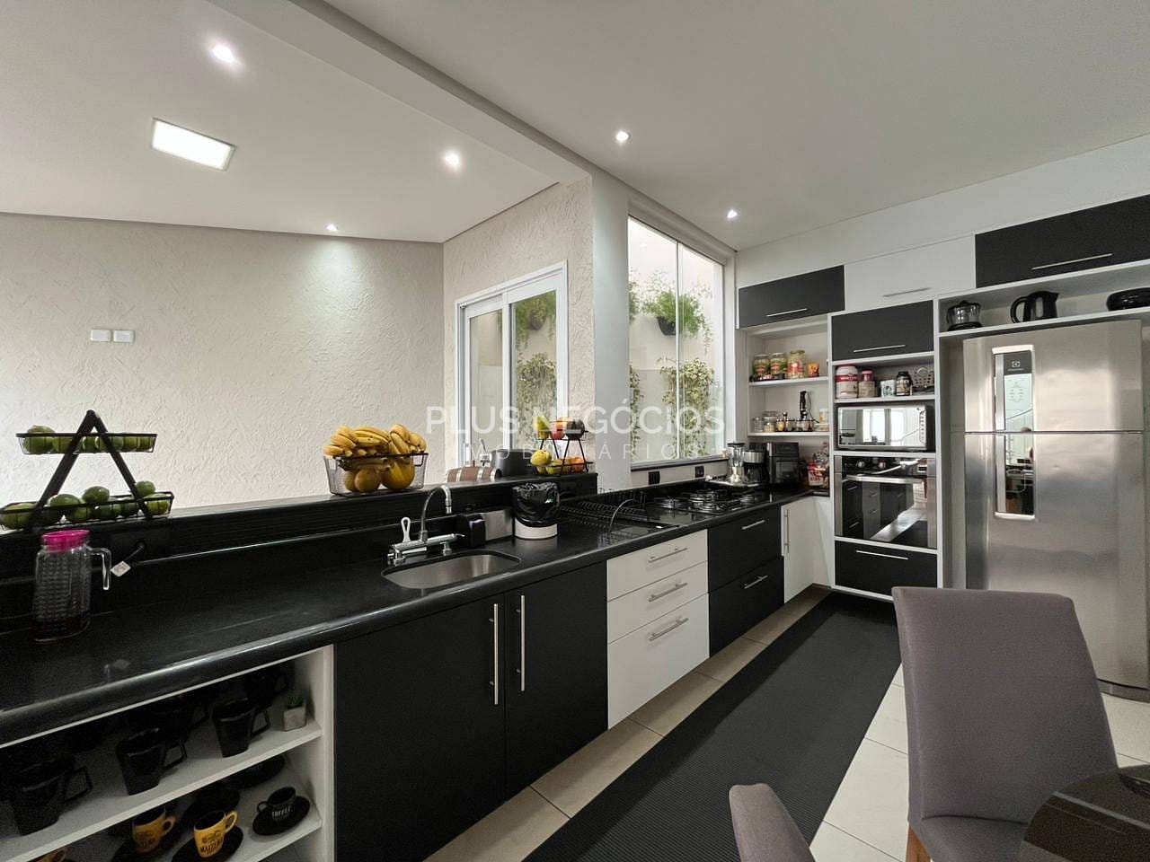 Casa, 3 quartos, 309 m² - Foto 56