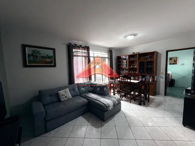 Casa com 300m² 3 quartos e 2 banheiros, à venda, no bairro Vila Industrial em São José dos Campos