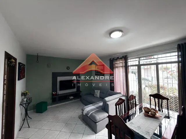 Casa com 300m² 3 quartos e 2 banheiros, à venda, no bairro Vila Industrial em São José dos Campos