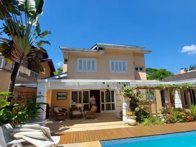 Casa com 720m², à venda, no bairro Alphaville em Santana de Parnaíba
