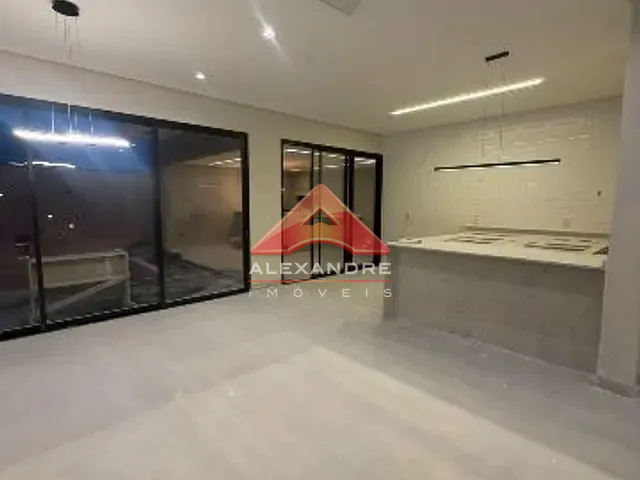 Casa 4 quartos e 1 banheiro, à venda, no bairro Condominio Residencial Mantiqueira em São José dos Campos