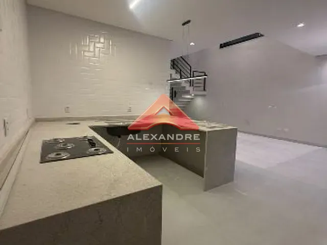 Casa 4 quartos e 1 banheiro, à venda, no bairro Condominio Residencial Mantiqueira em São José dos Campos