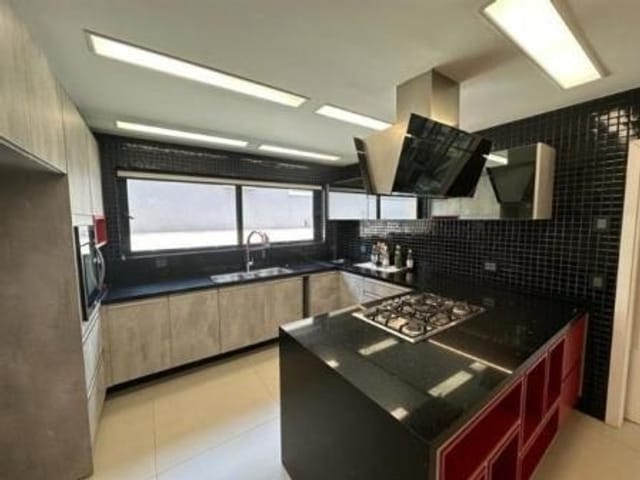 Casa com 648m², à venda, no bairro Alphaville Residencial Dois em Barueri