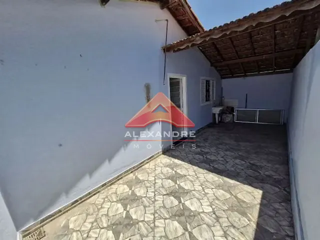 Casa com 250m² 4 quartos e 2 banheiros, à venda, no bairro Jardim Satélite em São José dos Campos