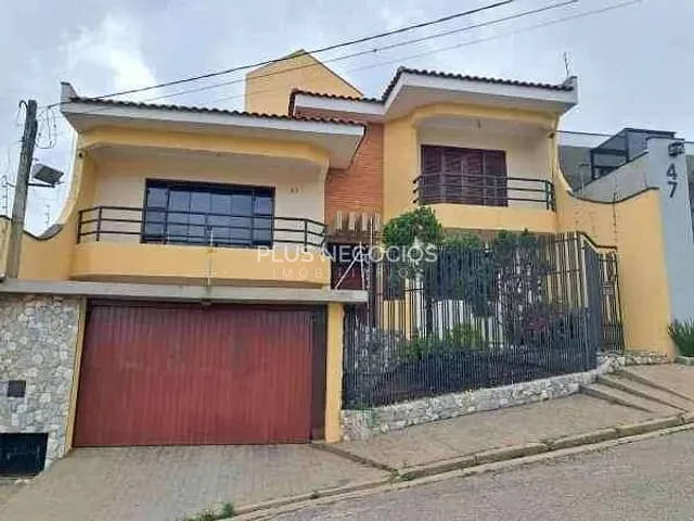 Casa com 300m² 4 quartos e 5 banheiros, à venda, no bairro Vila Jardini em Sorocaba