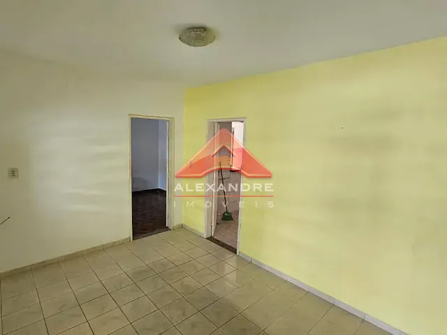 Casa 3 quartos e 1 banheiro, à venda, no bairro Vila Ester em São José dos Campos