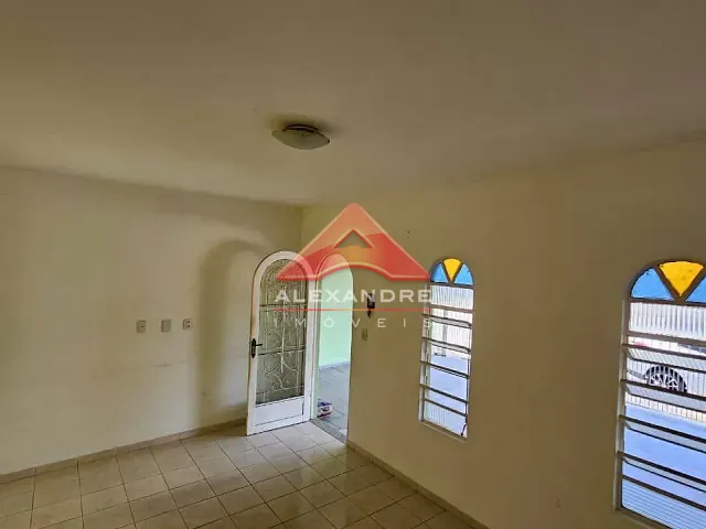 Casa 3 quartos e 1 banheiro, à venda, no bairro Vila Ester em São José dos Campos