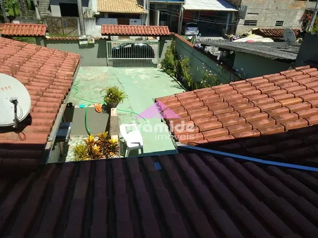 Casa com 250m² 4 quartos e 3 banheiros, à venda, no bairro Balneário Califórnia em Caraguatatuba