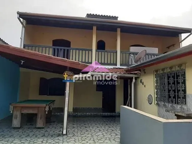 Casa com 250m² 4 quartos e 3 banheiros, à venda, no bairro Balneário Califórnia em Caraguatatuba