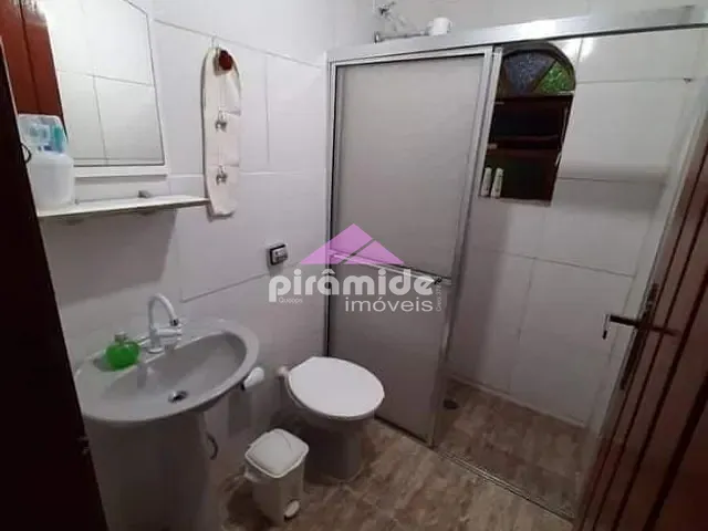 Casa com 250m² 4 quartos e 3 banheiros, à venda, no bairro Balneário Califórnia em Caraguatatuba