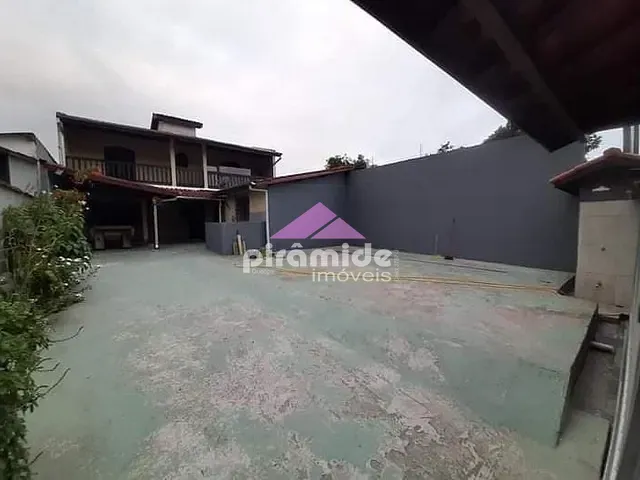 Casa com 250m² 4 quartos e 3 banheiros, à venda, no bairro Balneário Califórnia em Caraguatatuba