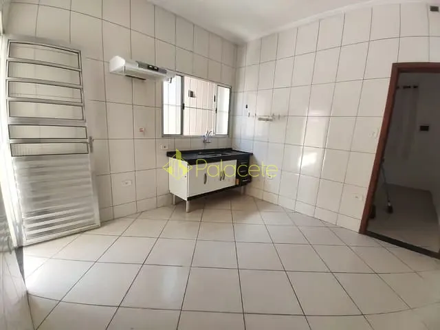 Casa com 128m² 2 quartos e 1 banheiro, à venda, no bairro Parque São Cristóvão em Taubaté