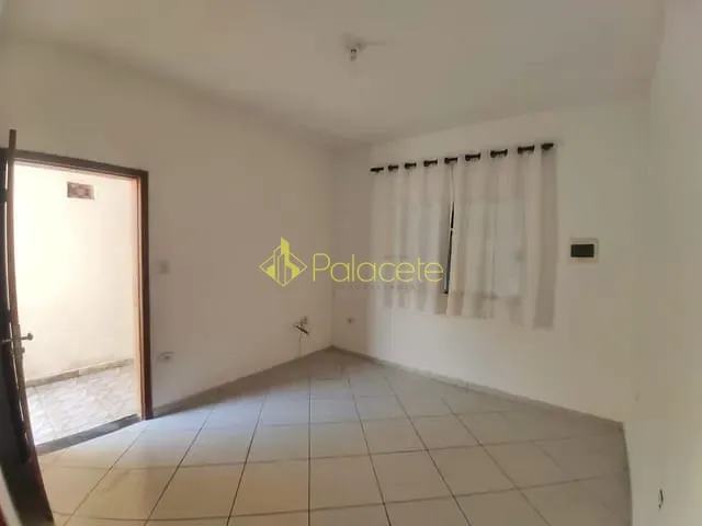 Casa com 128m² 2 quartos e 1 banheiro, à venda, no bairro Parque São Cristóvão em Taubaté