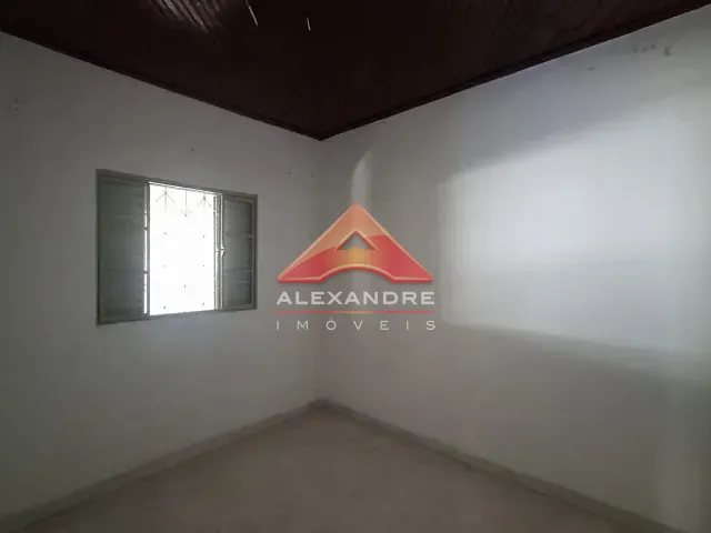 Casa com 80m² 2 quartos e 1 banheiro, para alugar, no bairro Vila Ester em São José dos Campos