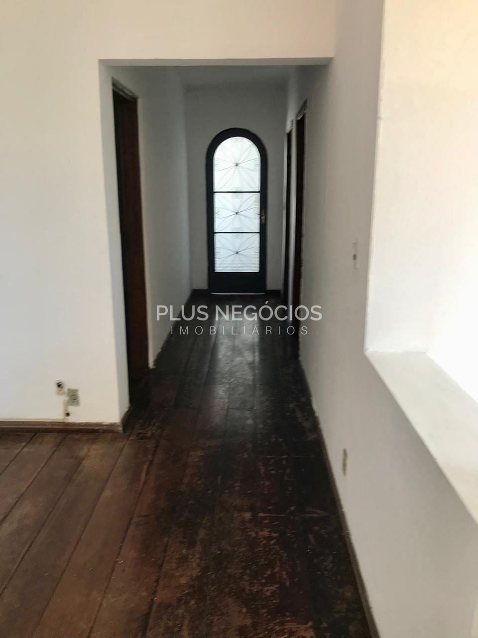 Casa à venda e aluguel com 4 quartos, 300m² - Foto 3