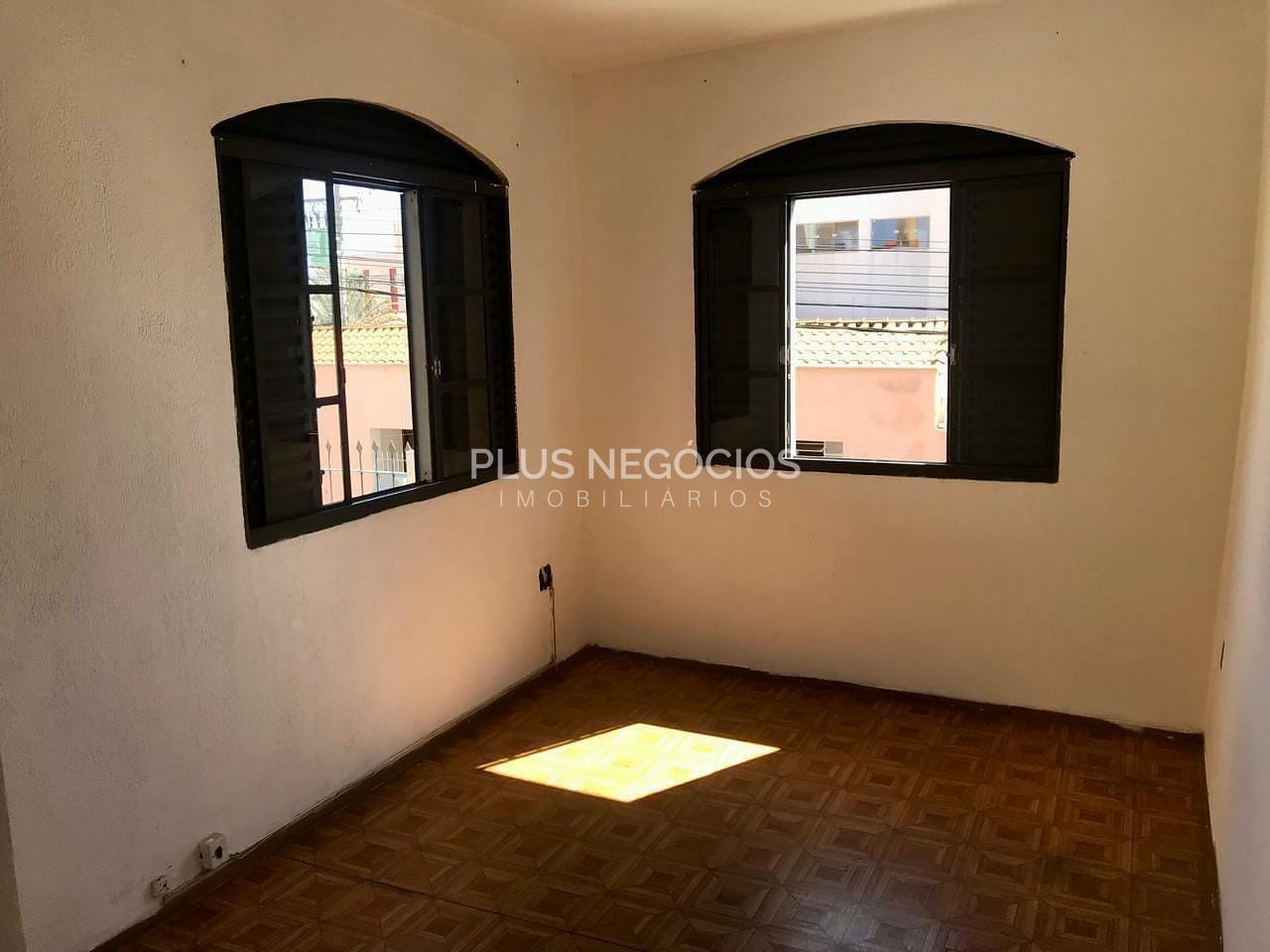 Casa à venda e aluguel com 4 quartos, 300m² - Foto 9