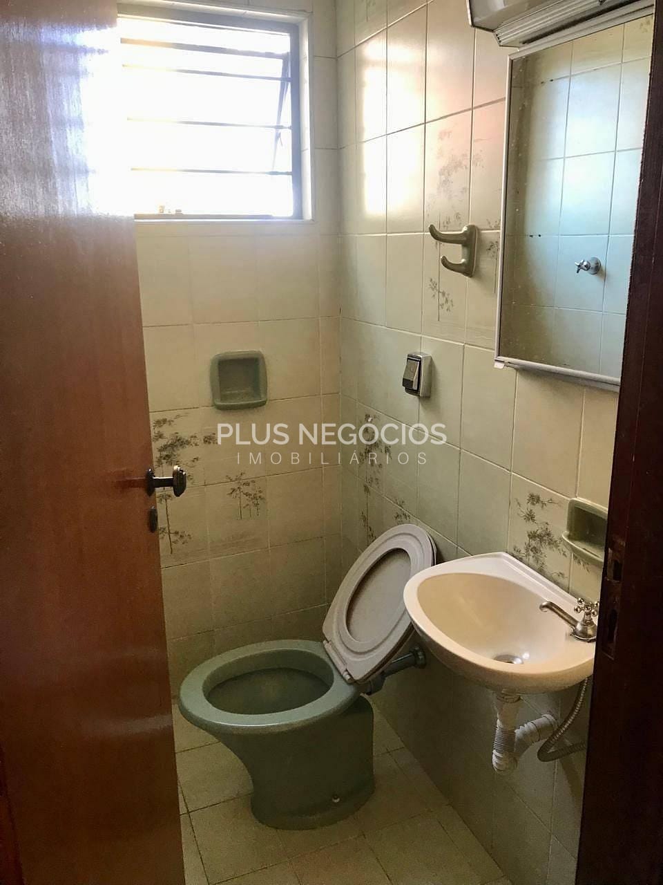 Casa à venda e aluguel com 4 quartos, 300m² - Foto 11