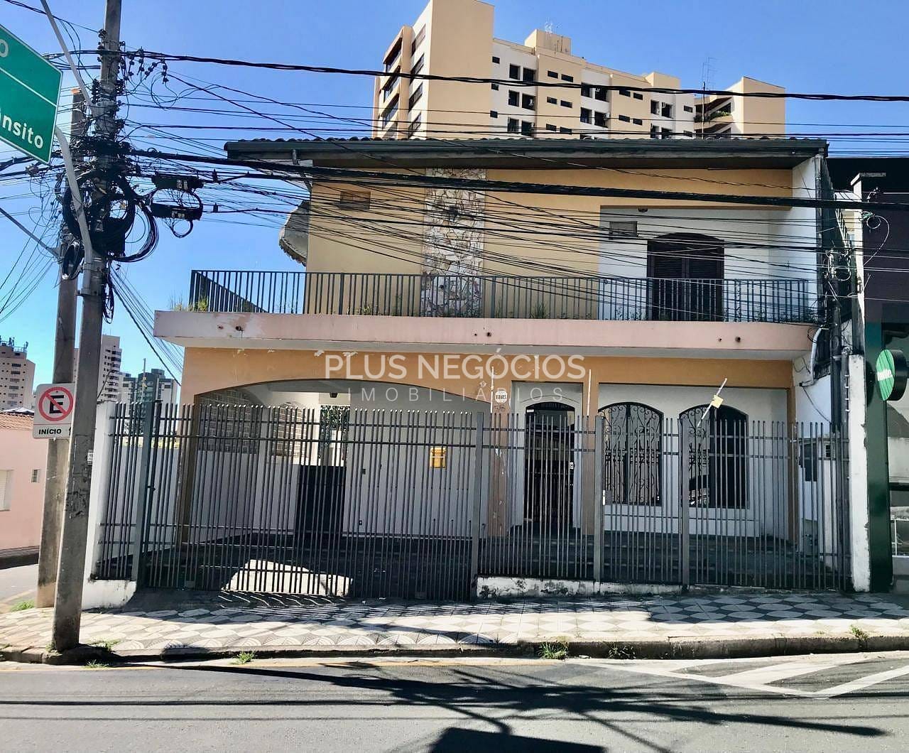 Casa à venda e aluguel com 4 quartos, 300m² - Foto 1