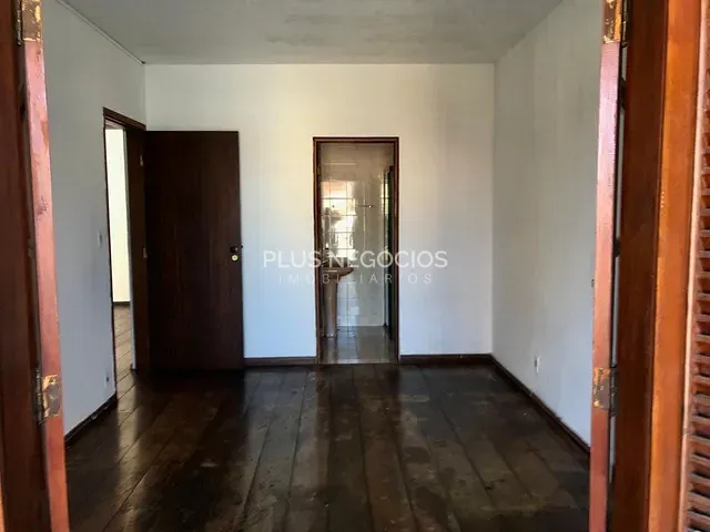 Casa com 300m² 4 quartos e 5 banheiros, à venda ou para alugar, no bairro Jardim Paulistano em Sorocaba