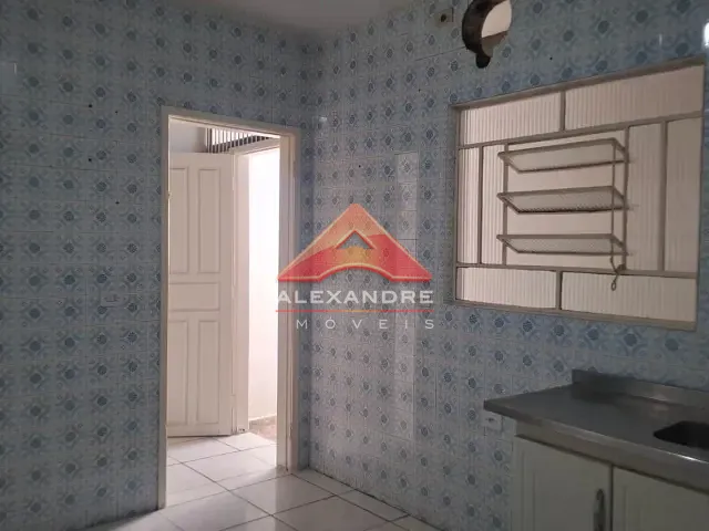 Casa com 94m² 3 quartos e 2 banheiros, para alugar, no bairro Vila Ester em São José dos Campos