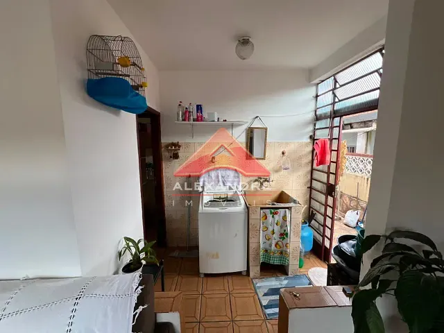 Casa com 250m² 2 quartos e 1 banheiro, à venda, no bairro Jardim Ismênia em São José dos Campos