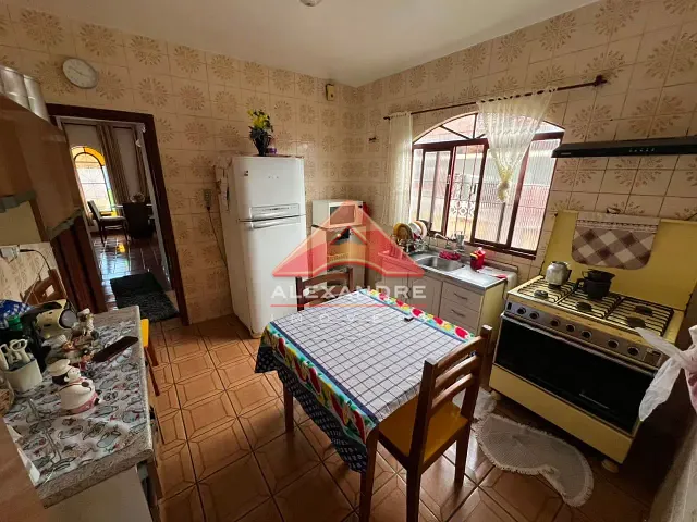 Casa com 250m² 2 quartos e 1 banheiro, à venda, no bairro Jardim Ismênia em São José dos Campos