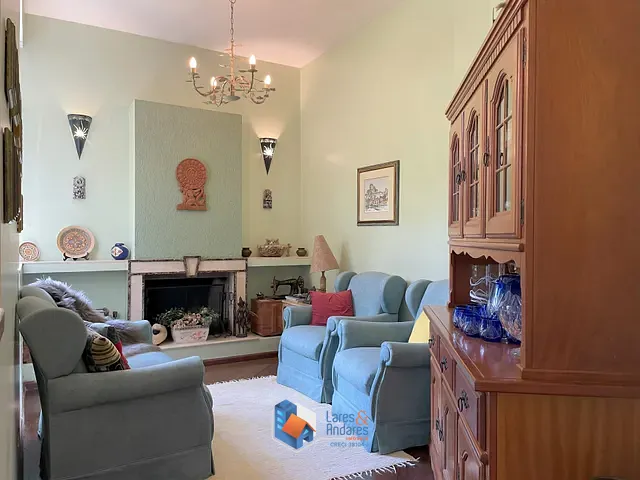 Casa com 1100m² 3 quartos e 5 banheiros, à venda, no bairro Parque Dom Henrique em Cotia