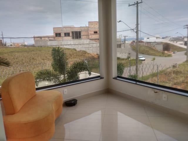 Casa com 892m² 3 quartos e 1 banheiro, à venda, no bairro Village Mantiqueira em Guaratinguetá