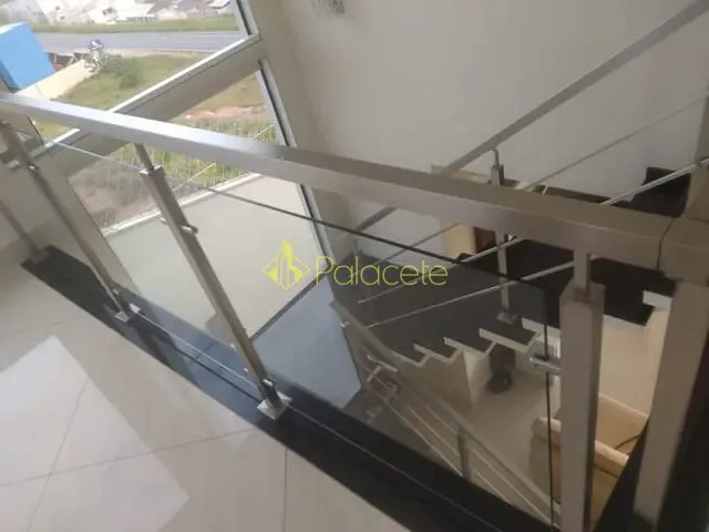 Casa com 892m² 3 quartos e 1 banheiro, à venda, no bairro Village Mantiqueira em Guaratinguetá