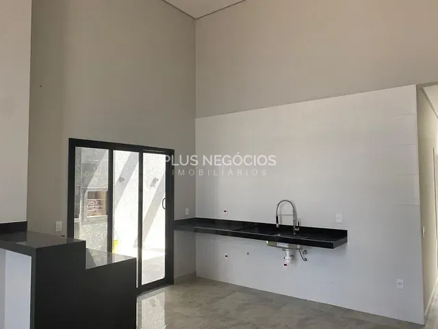 Casa com 200m² 3 quartos e 4 banheiros, à venda, no bairro Wanel Ville em Sorocaba