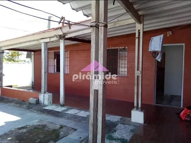 Casa com 335m² 2 quartos e 2 banheiros, à venda, no bairro Pontal de Santa Marina em Caraguatatuba