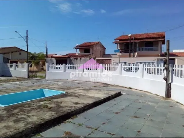 Casa com 335m² 2 quartos e 2 banheiros, à venda, no bairro Pontal de Santa Marina em Caraguatatuba