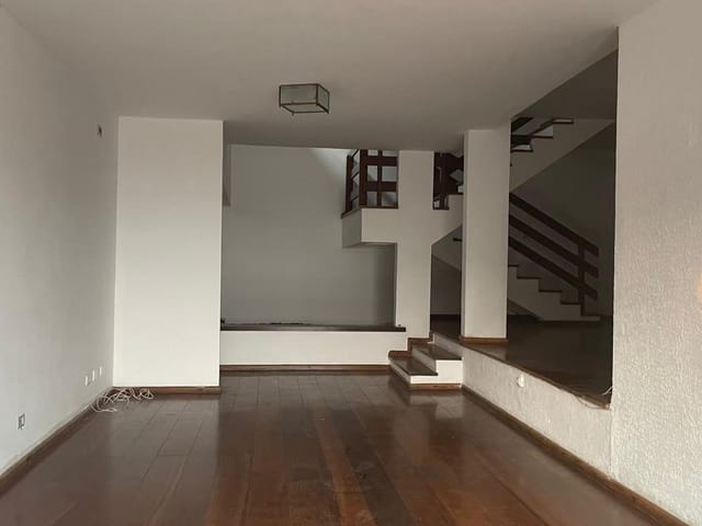 Casa com 490m² 4 quartos e 4 banheiros, à venda, no bairro Alphaville em Santana de Parnaíba