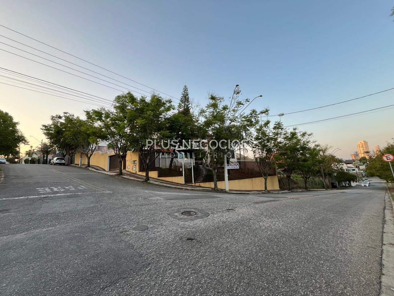 Casa, 5 quartos, 589 m² - Foto 1