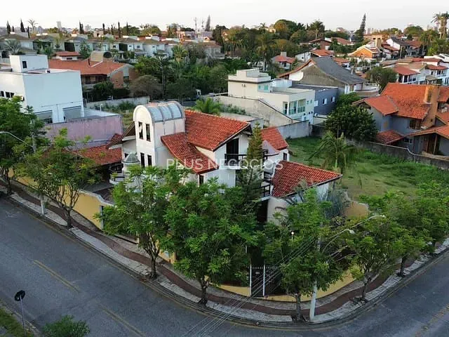 Casa com 643m², à venda ou para alugar, no bairro Jardim Eltonville em Sorocaba