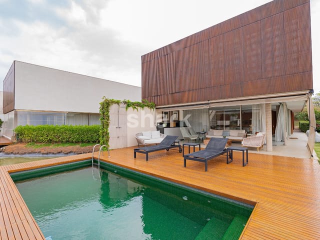 Casa com 800m² 4 quartos e 5 banheiros, à venda, no bairro Centro em Porto Feliz
