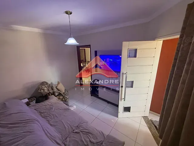 Casa com 173m² 3 quartos e 2 banheiros, à venda, no bairro Vila Industrial em São José dos Campos