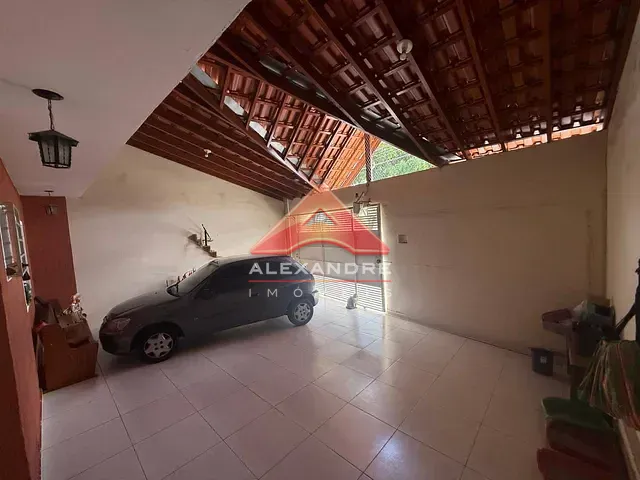 Casa com 173m² 3 quartos e 2 banheiros, à venda, no bairro Vila Industrial em São José dos Campos