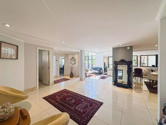 Casa com 896m², à venda, no bairro Alphaville Residencial Zero em Barueri