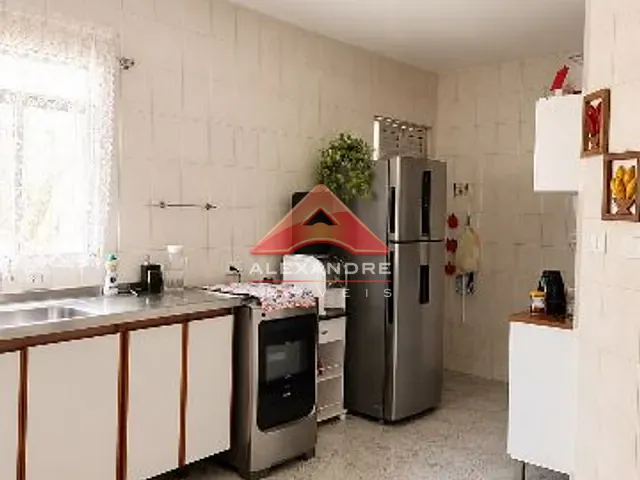 Casa com 250m² 3 quartos e 1 banheiro, à venda, no bairro Jardim Ismênia em São José dos Campos