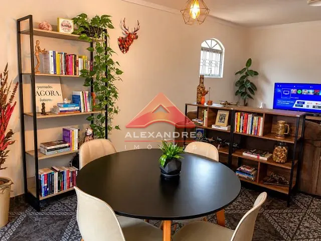 Casa com 250m² 3 quartos e 1 banheiro, à venda, no bairro Jardim Ismênia em São José dos Campos