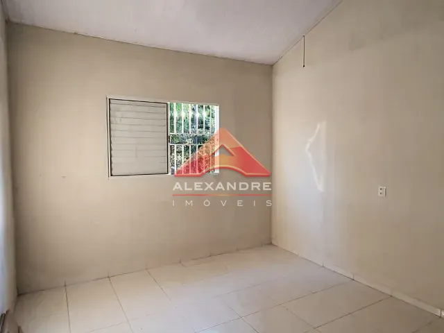 Casa com 250m² 2 quartos e 1 banheiro, à venda, no bairro Santa Hermínia em São José dos Campos