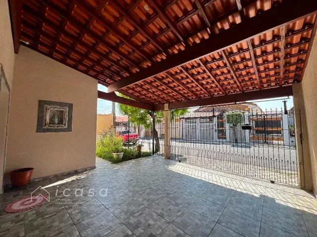Casa com 300m² 3 quartos e 1 banheiro, à venda, no bairro Vila Resende em Caçapava