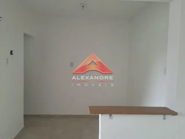 Casa 1 quarto e 1 banheiro, para alugar, no bairro Jardim Ismênia em São José dos Campos