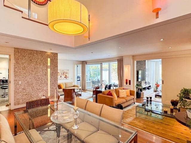 Casa com 480m², à venda, no bairro Alphaville em Santana de Parnaíba