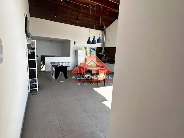 Casa 2 quartos e 3 banheiros, à venda, no bairro Vila Industrial em São José dos Campos