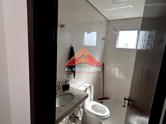 Casa 2 quartos e 3 banheiros, à venda, no bairro Vila Industrial em São José dos Campos