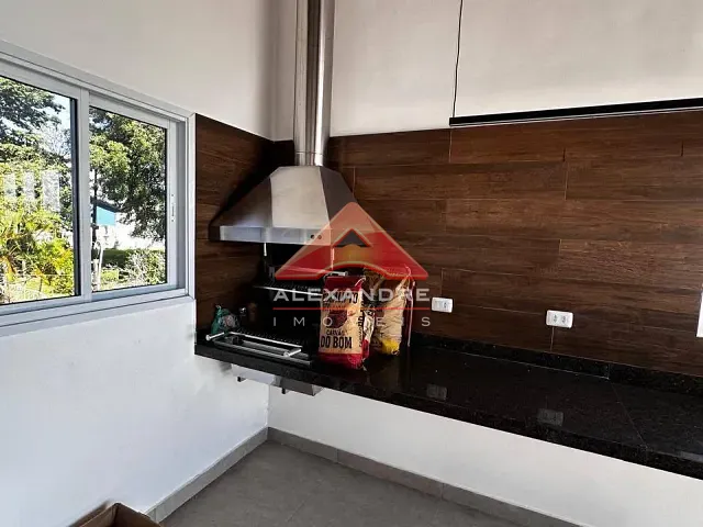 Casa 2 quartos e 3 banheiros, à venda, no bairro Vila Industrial em São José dos Campos